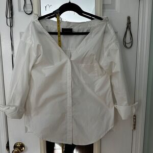 DRESS FORUM Los Angeles California White‎ Off the shoulder Button Down Shirt
